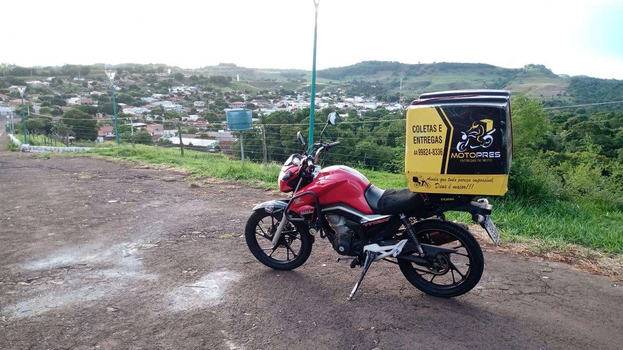 Moto Motopres com vista para a cidade